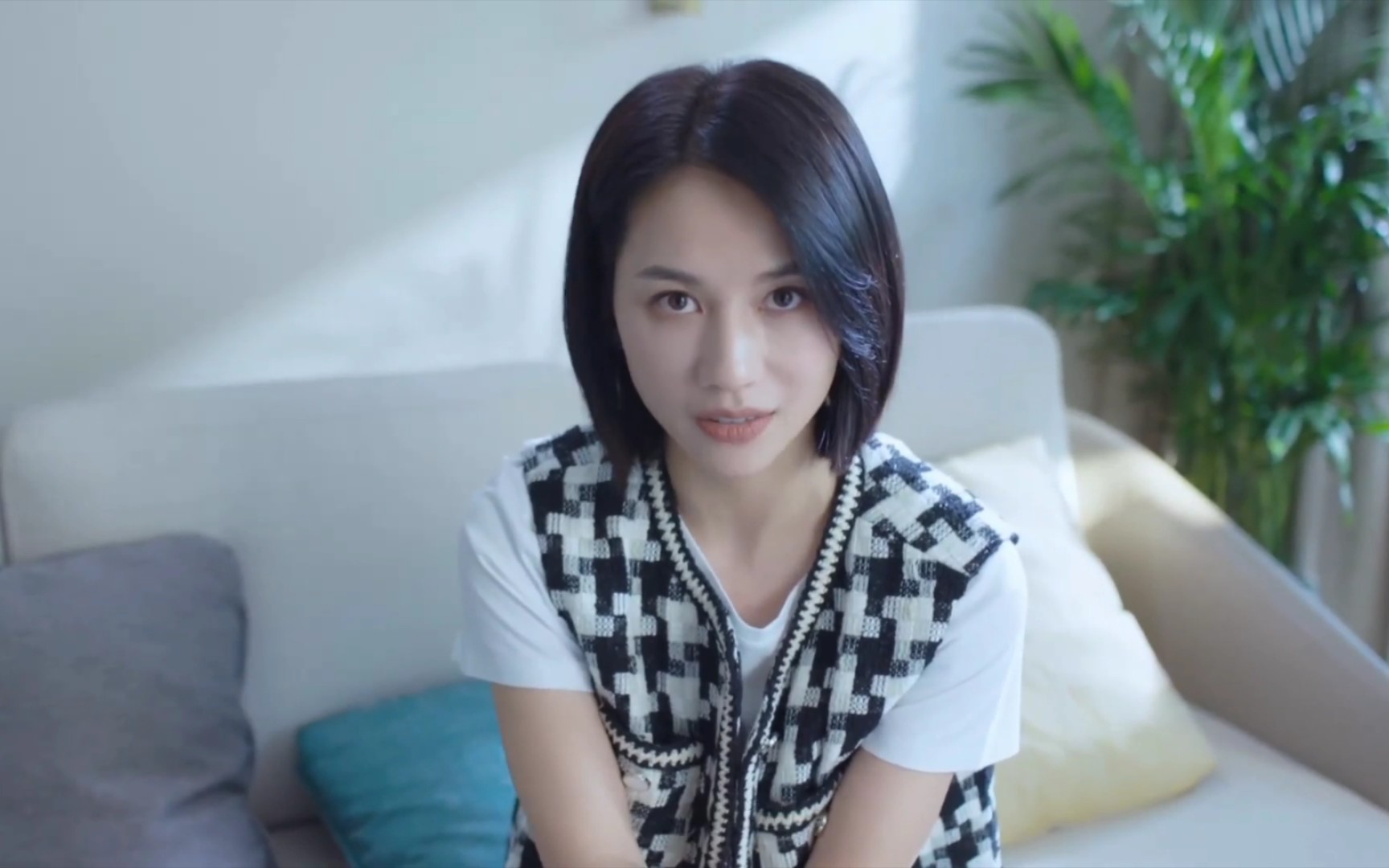 完蛋!我被美女包围了,与钟甄富婆完美结局