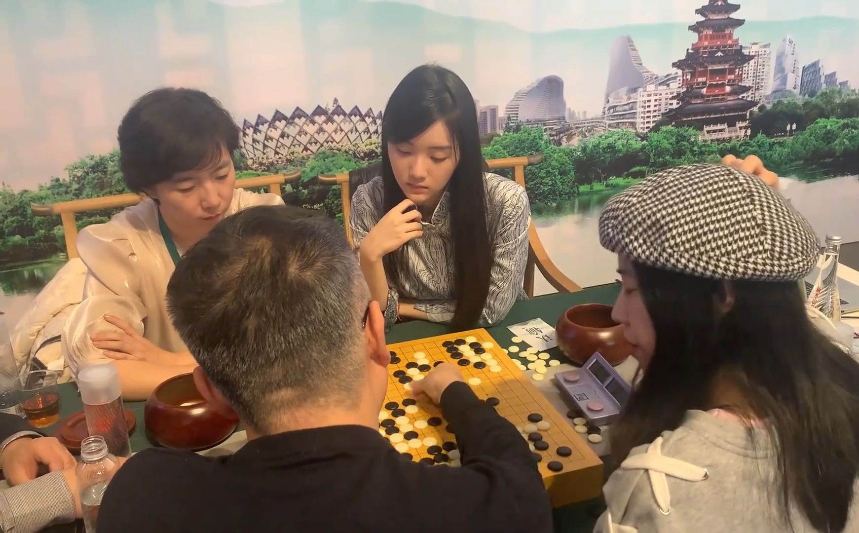 围棋实录:俞俐均vs范蔚菁