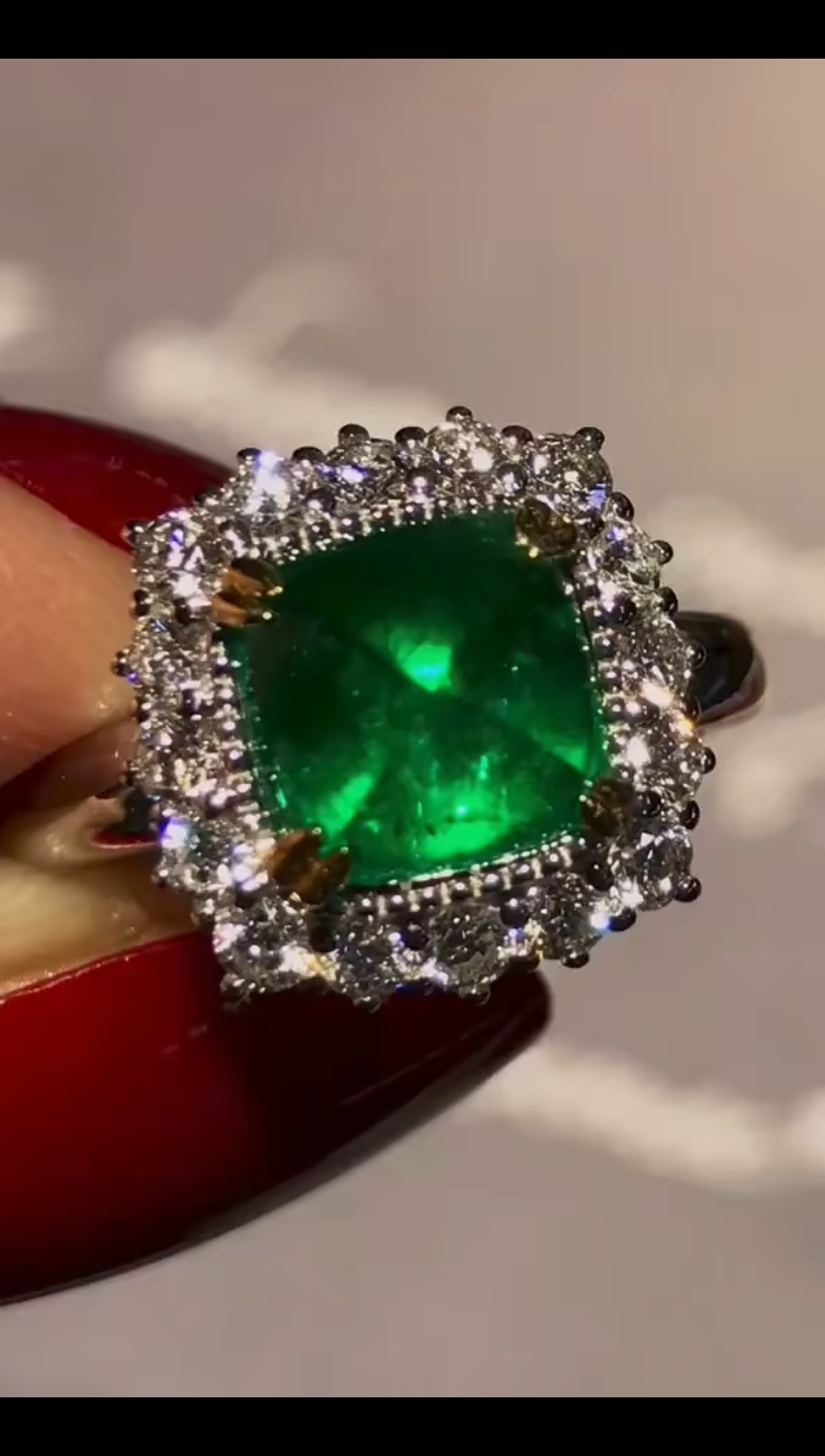 儒翌天然糖塔祖母绿18k金钻戒