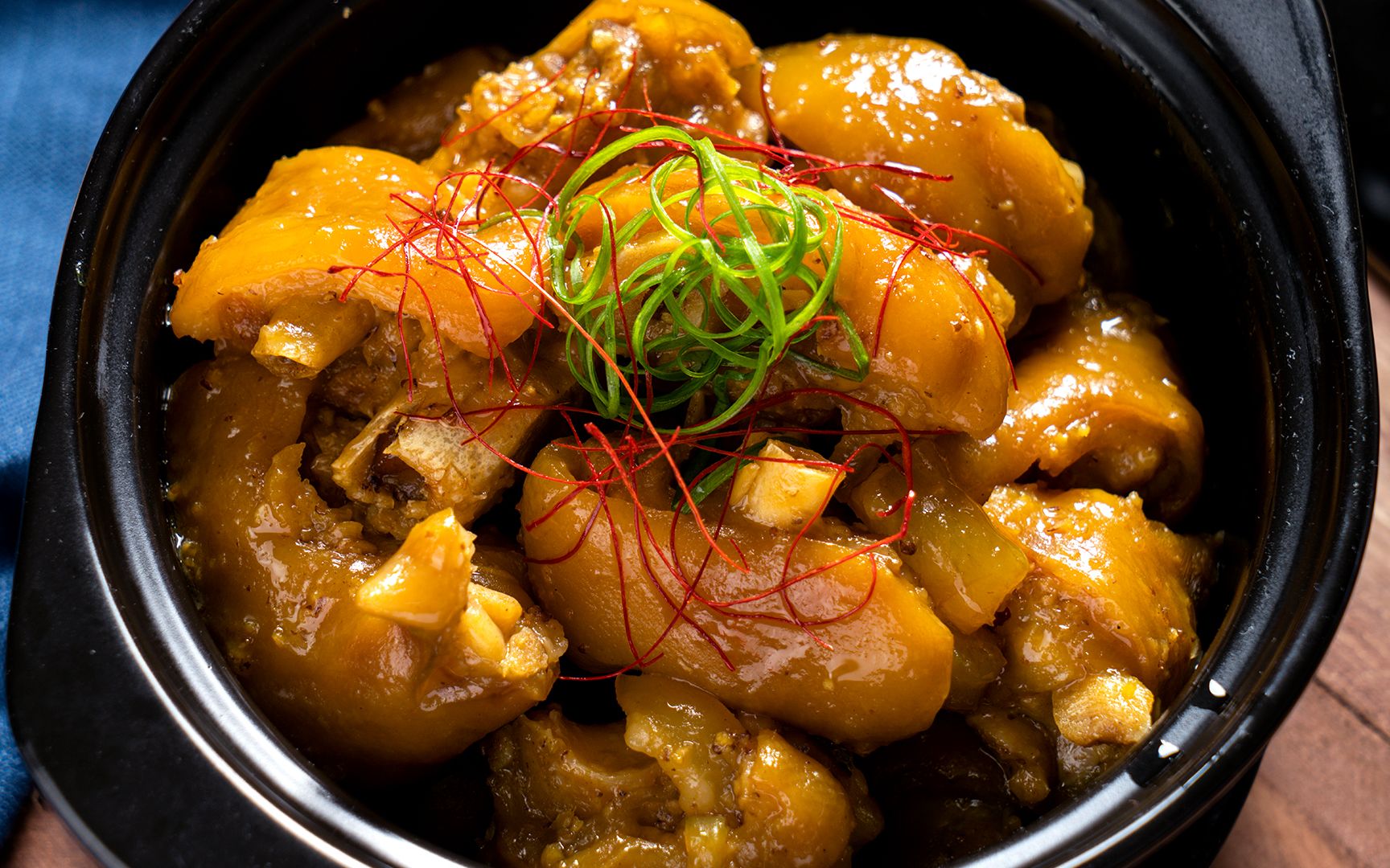 【盐焗猪蹄】一定要试一次的猪蹄做法,无法抵抗的美味!