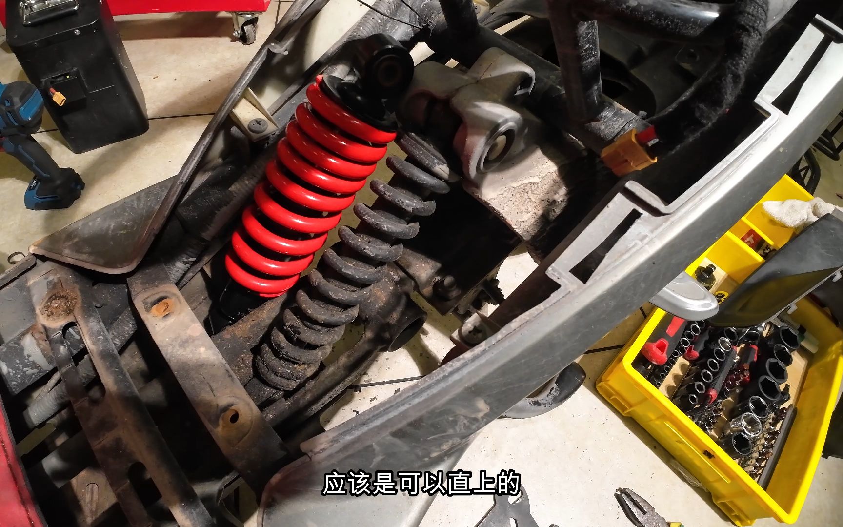 后减震0阻尼是一种什么样的体验?更换小牛m1后减震全过程.