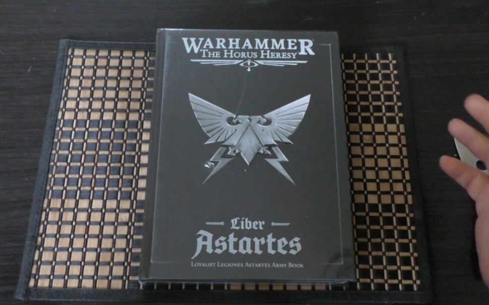 [图]Liber Astartes - Loyalist Legiones Astartes Army Book - First Look (HH)