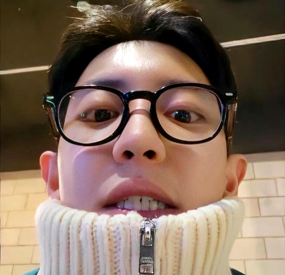 乐观经常傻乐的高富帅——朴灿烈"朴灿烈:高富帅怎么了?我就爱傻乐!