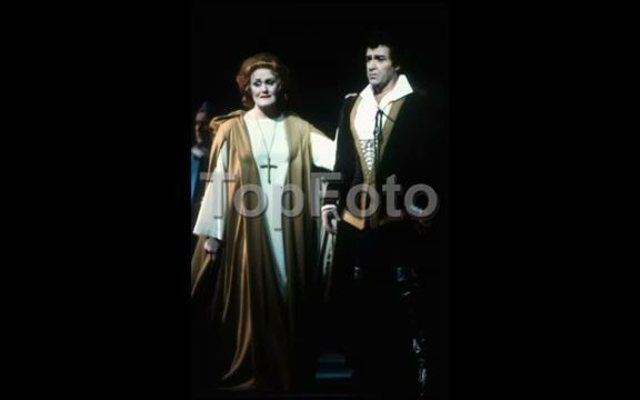 [图]1975年萨大妈满格状态演绎游吟诗人_Il_Trovatore_（这场是和老帕演的）