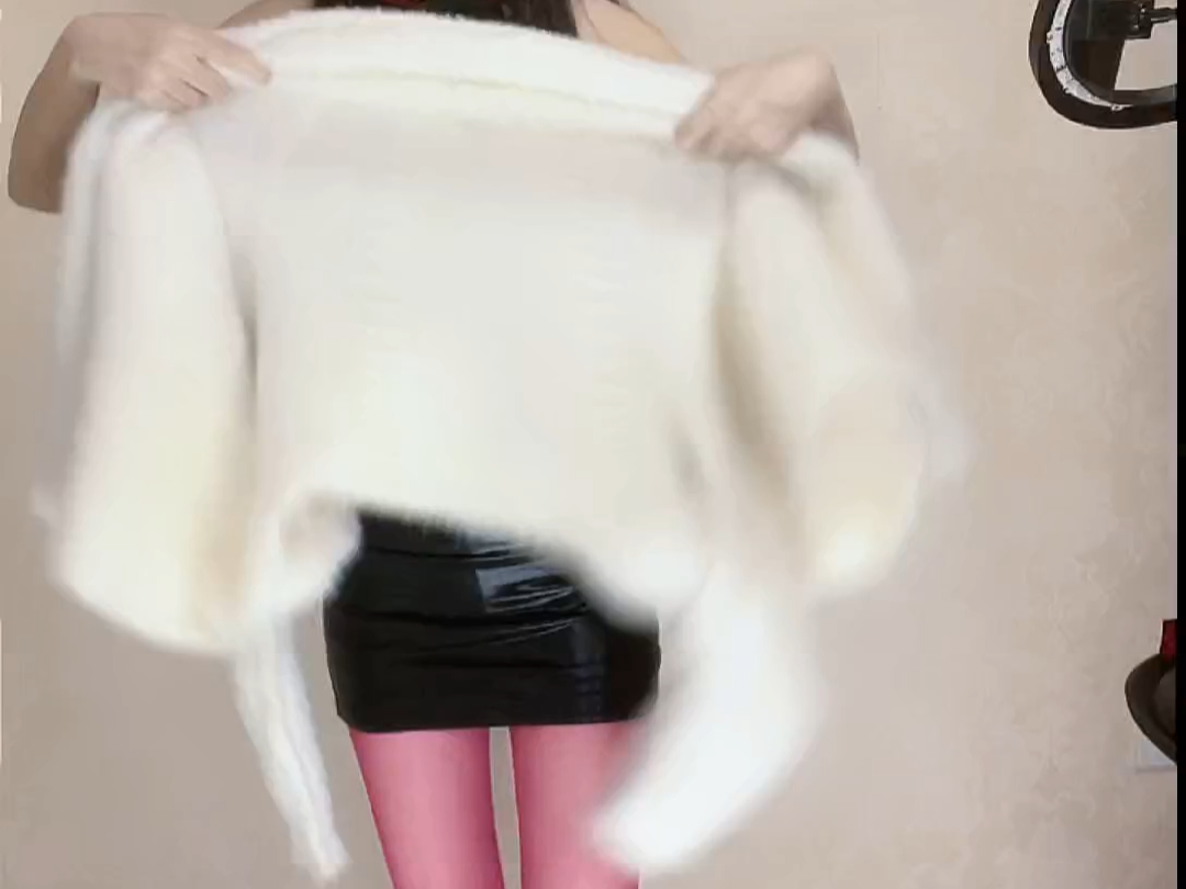 酥酥吖_2024年5月8日14时40分12秒_蓝光