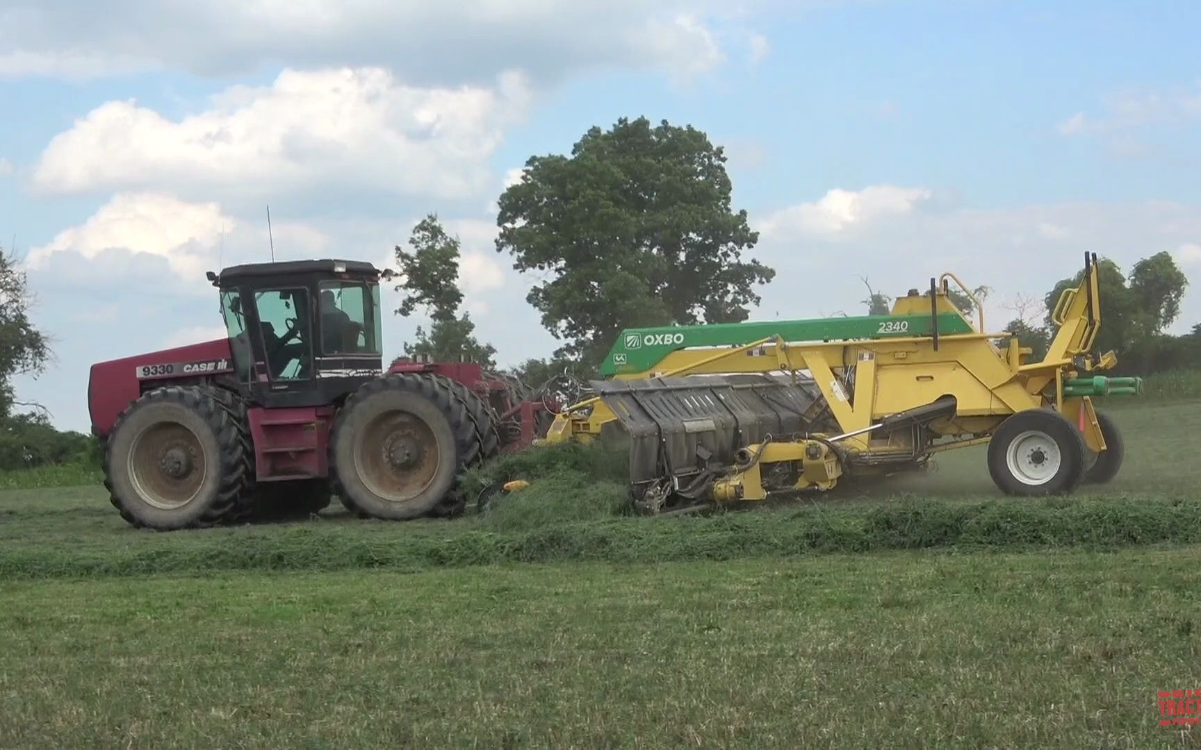 case ih 9330 拖拉机合并 40 英尺干草 case ih 9330 tractor merging