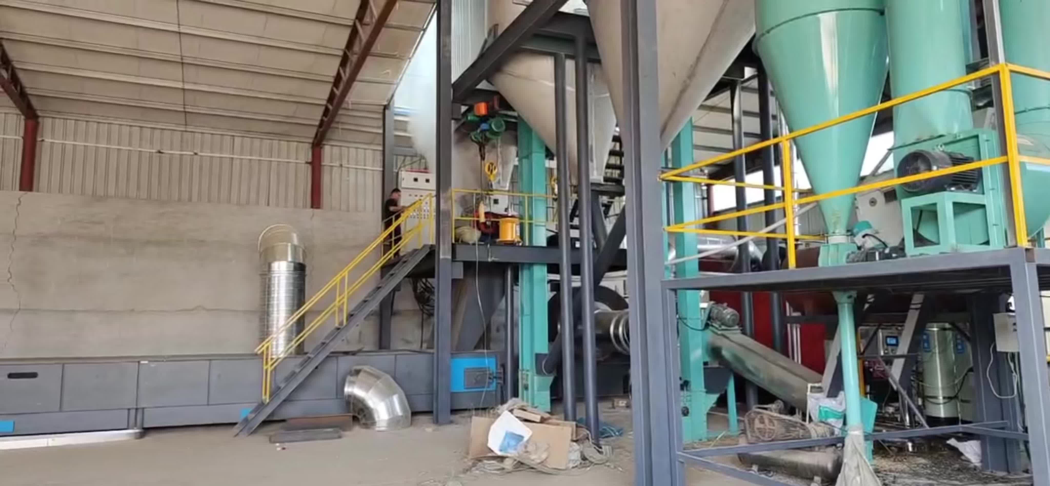 蒸汽玉米压片机设备成套厂家,玉米饲料压片机器加工视频实拍