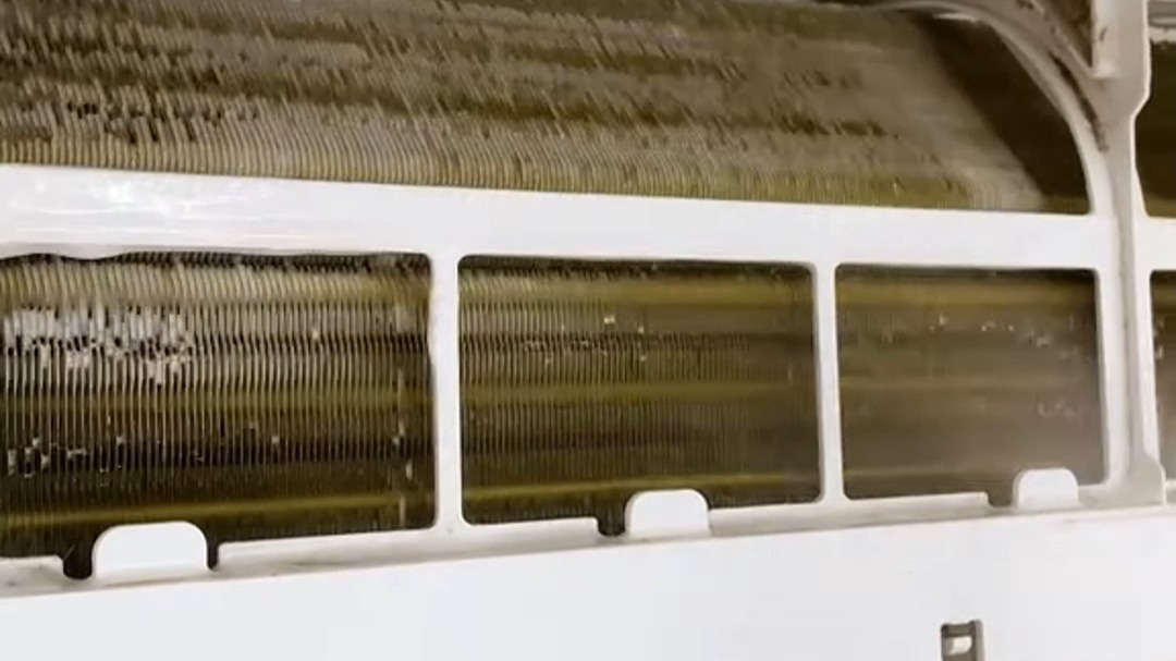 放了一年没用的空调真的很脏!