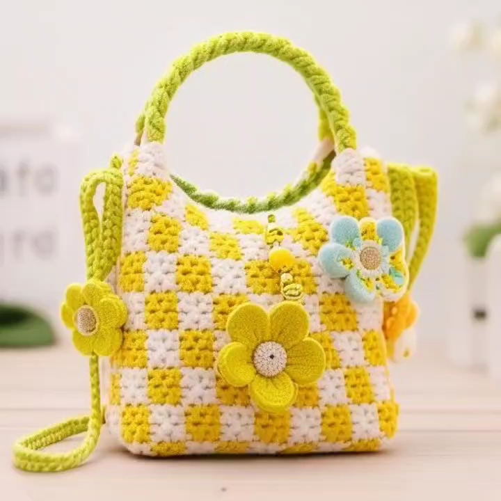 好看的黄色棋盘格包包编织