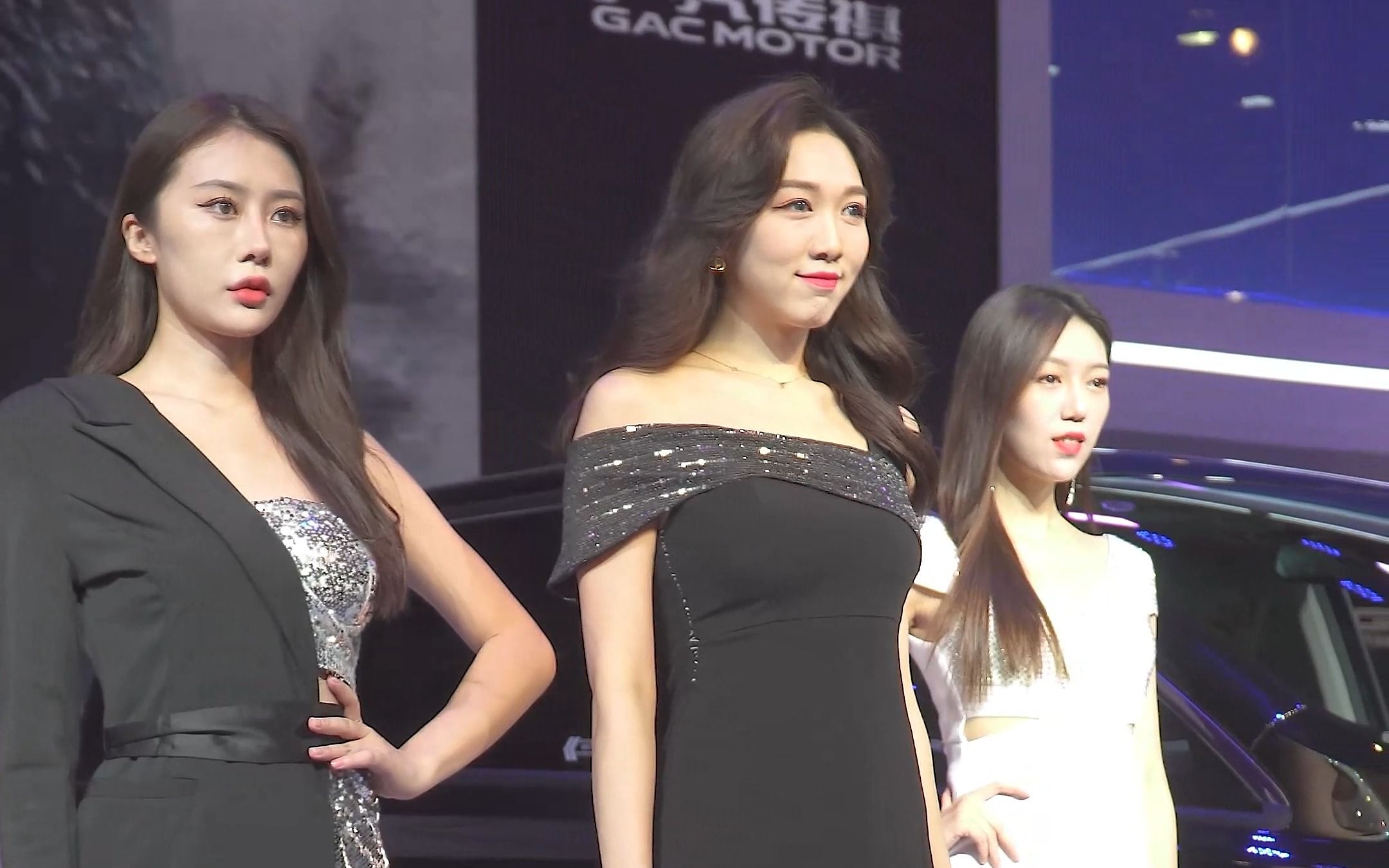 2021东莞秋季车展 广汽传祺展台模特秀