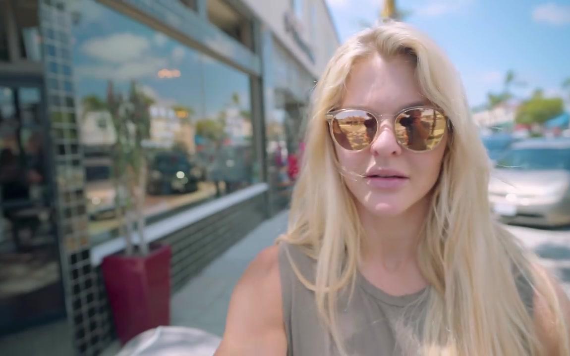 金刚芭比brooke ence日常 - kickin back beach house_哔哩哔哩_bili