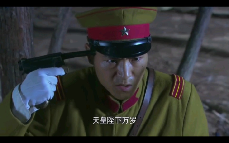 白手套少尉爆头自尽