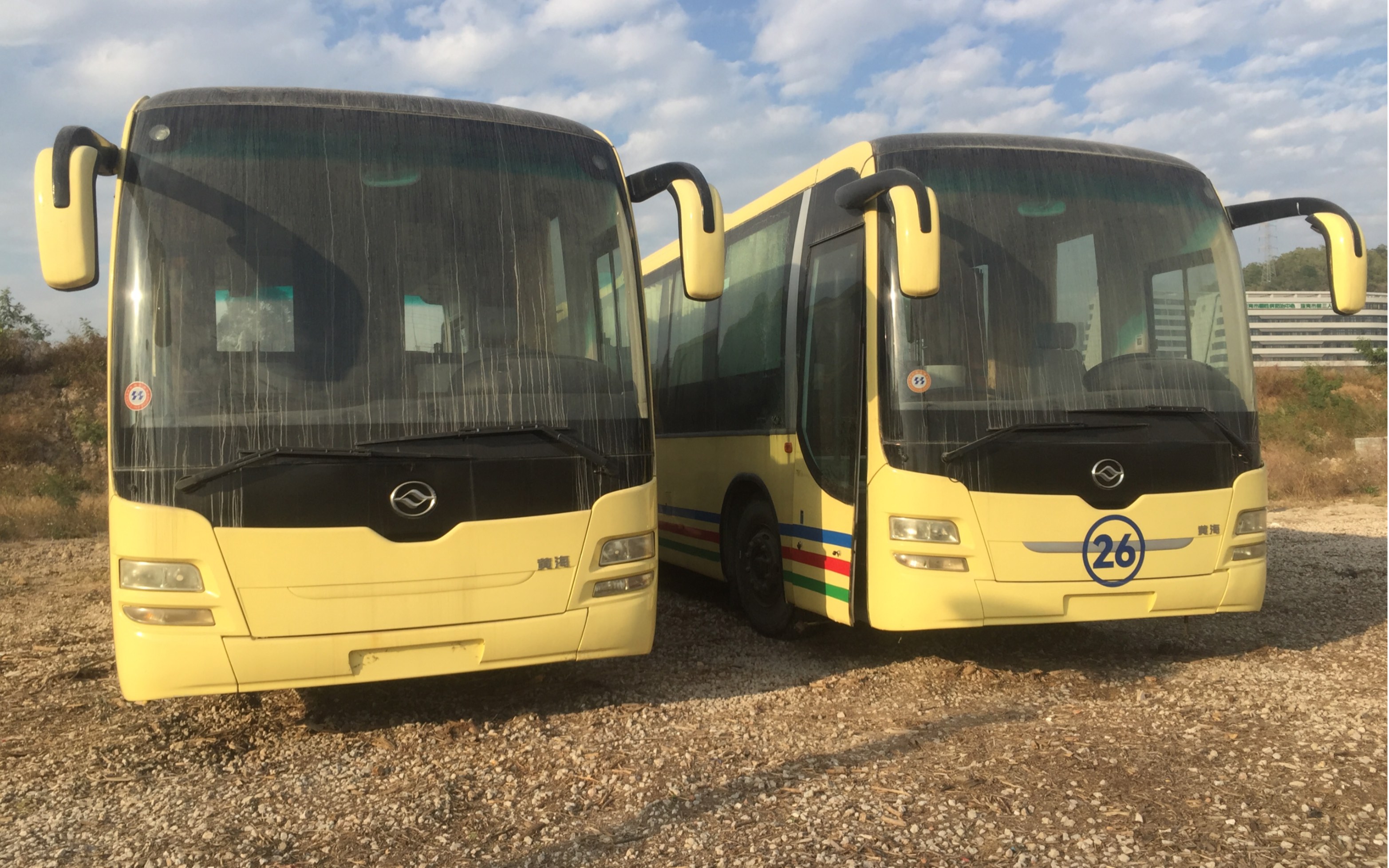 打卡!两台在白沙坑停车场的丹东黄海dd6119k63移动厕所