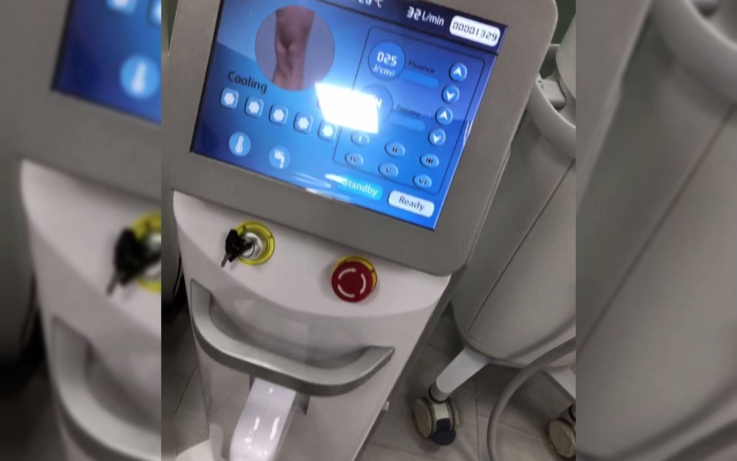 外贸808脱毛美容仪器美博会皮肤管理美容院洛岚仕实拍