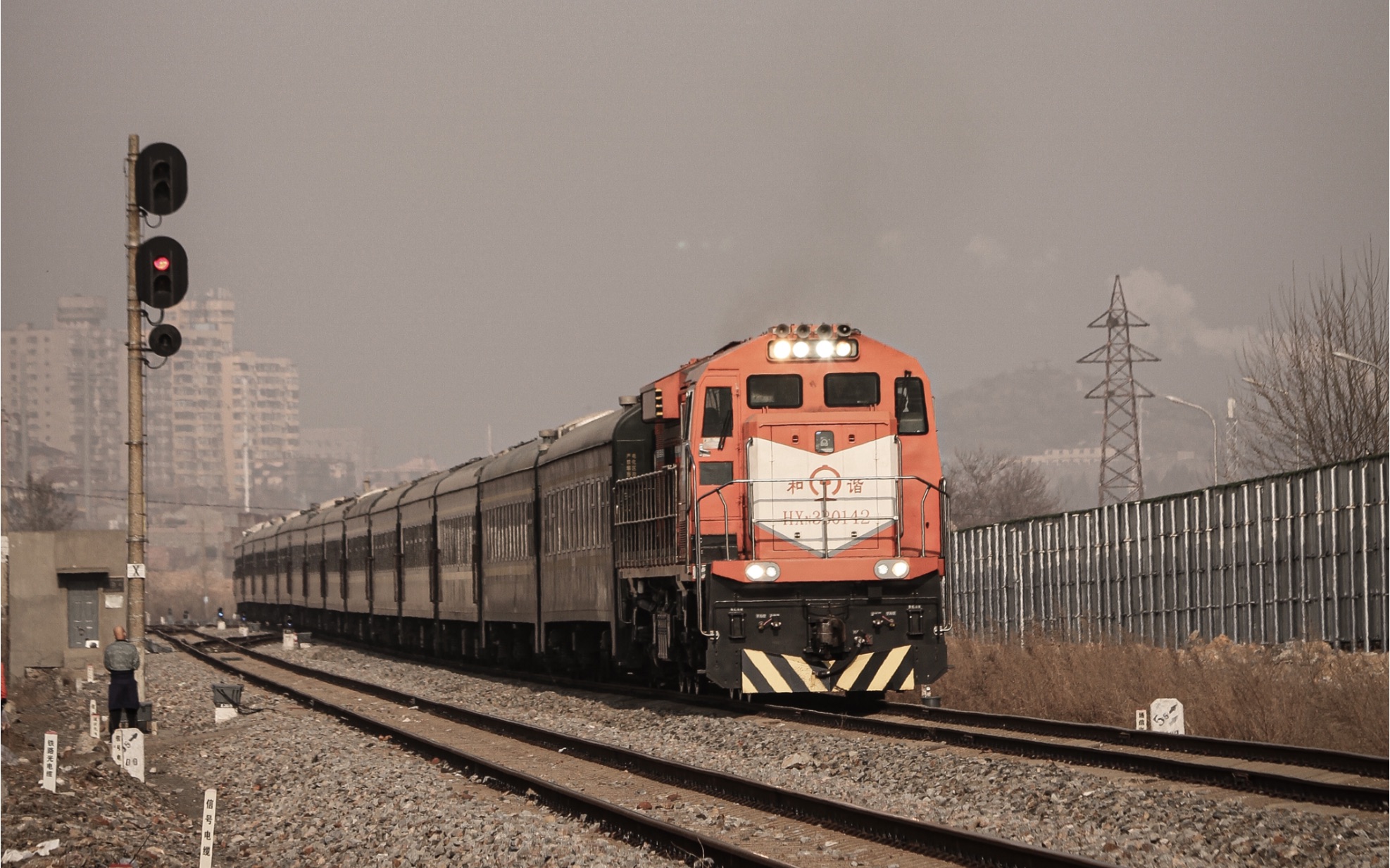 hxn3b牵引00465次出老甘井子站去南关岭站方向_哔哩哔哩_bilibili