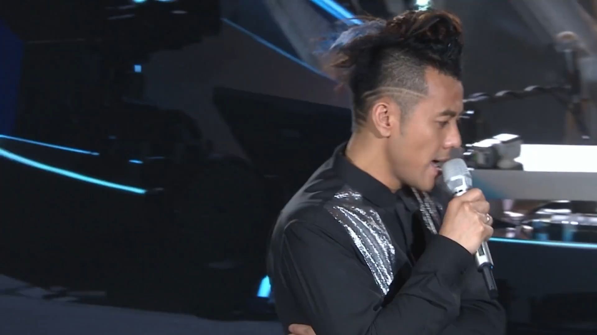 梁汉文《七友》不是所有陪伴都能成为爱情