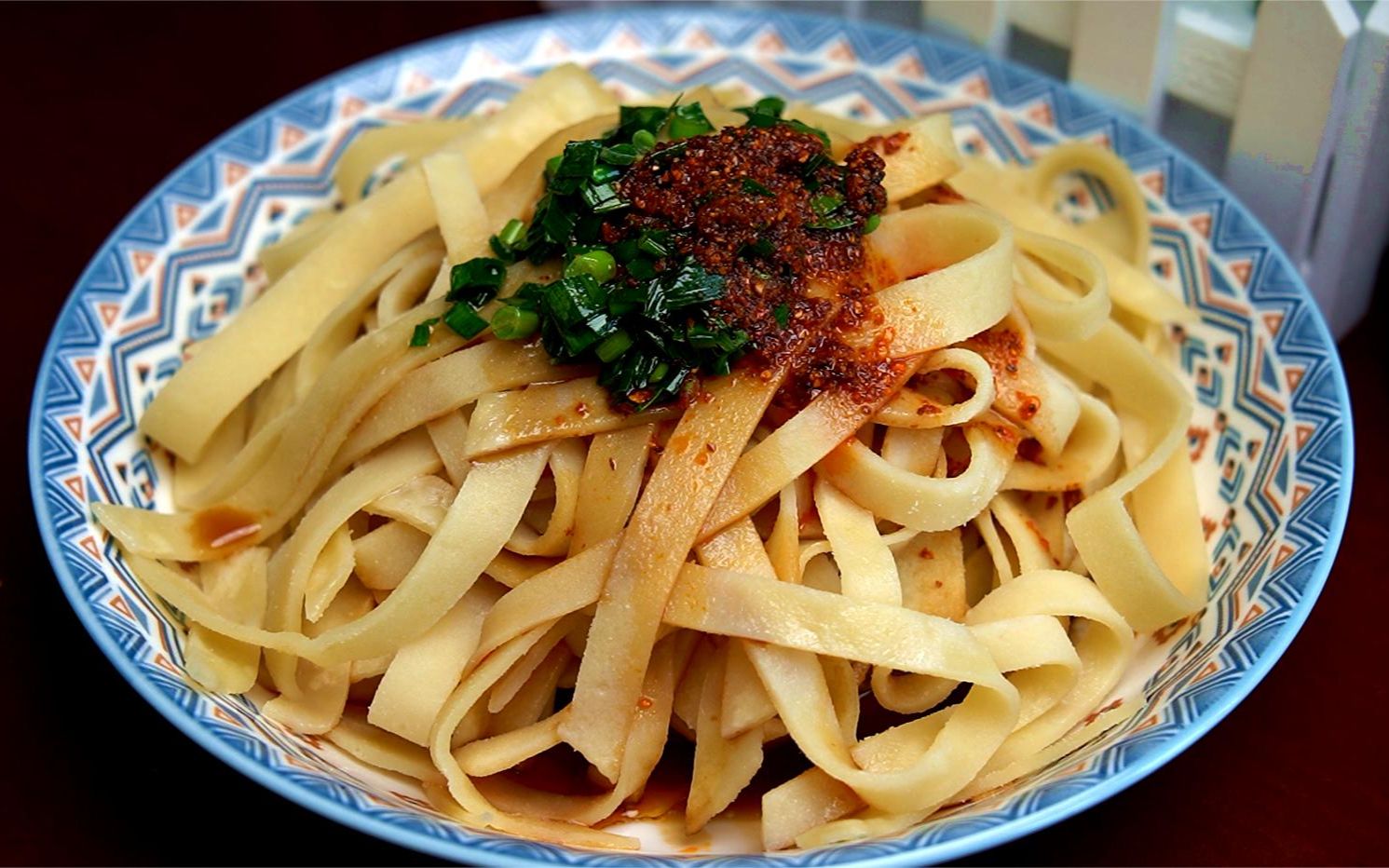 教你用土豆做凉皮,不用罗罗,柔软筋道不开裂,做法很简单