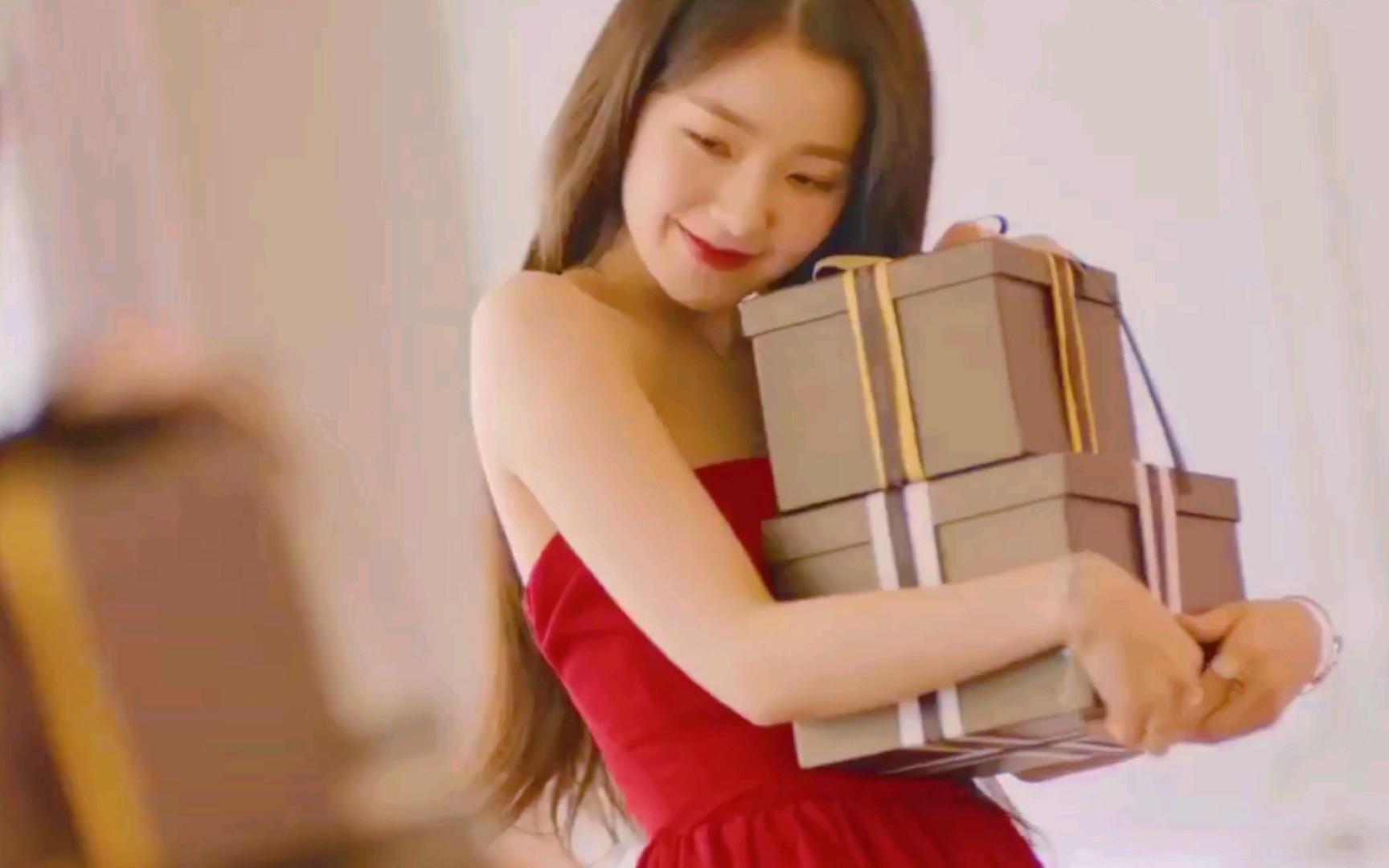 【裴珠泫】公主殿下79小红裙太美啦!