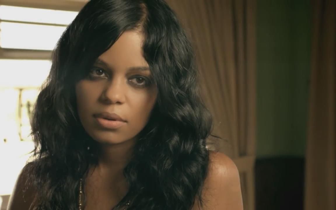 [图]Stuttering 加拿大女歌手 Fefe Dobson