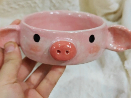 这个小猪烟灰缸做的太可爱了,粉嫩嫩的,摆哪里都好看!
