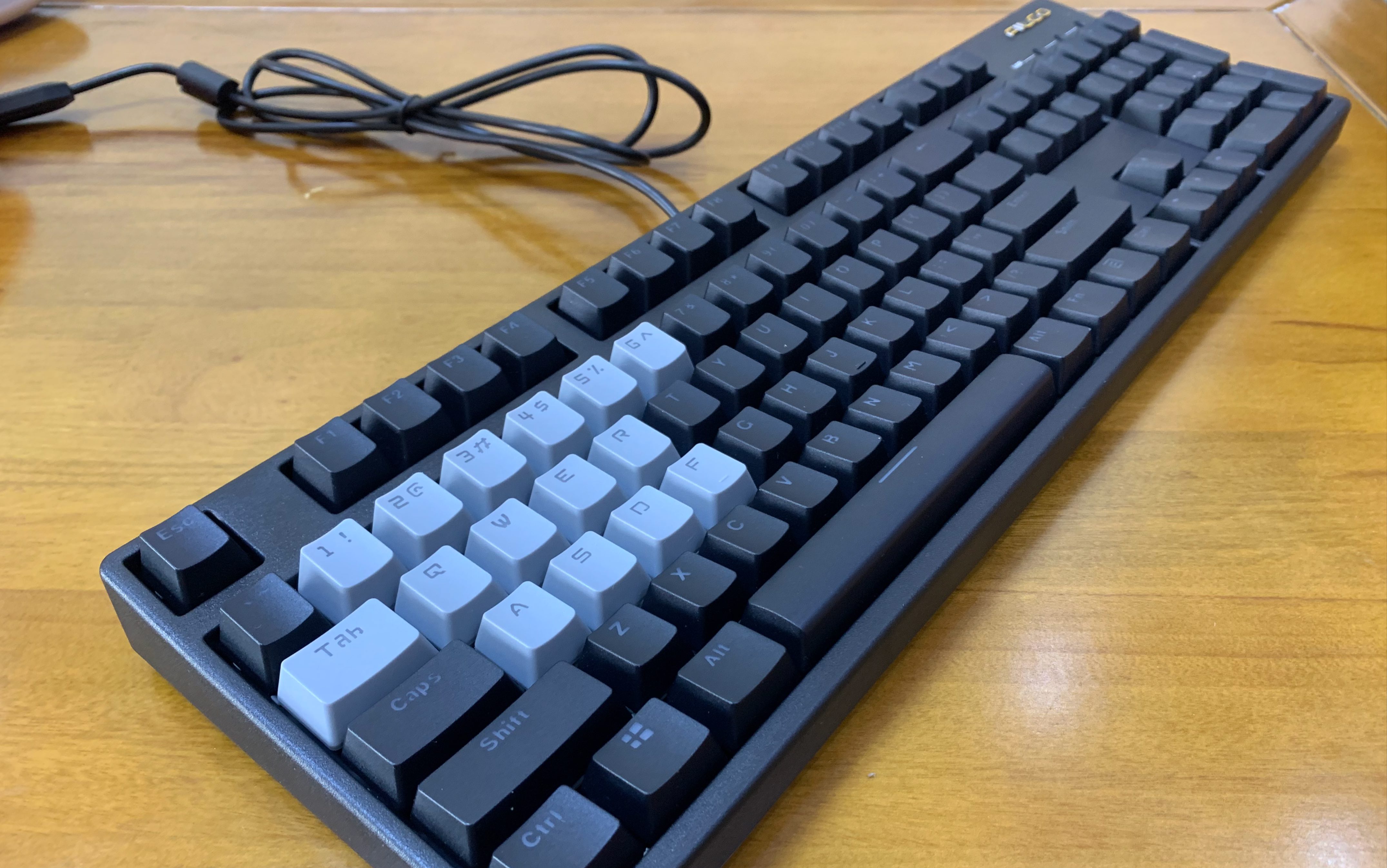 机械键盘高特防尘黑轴试打