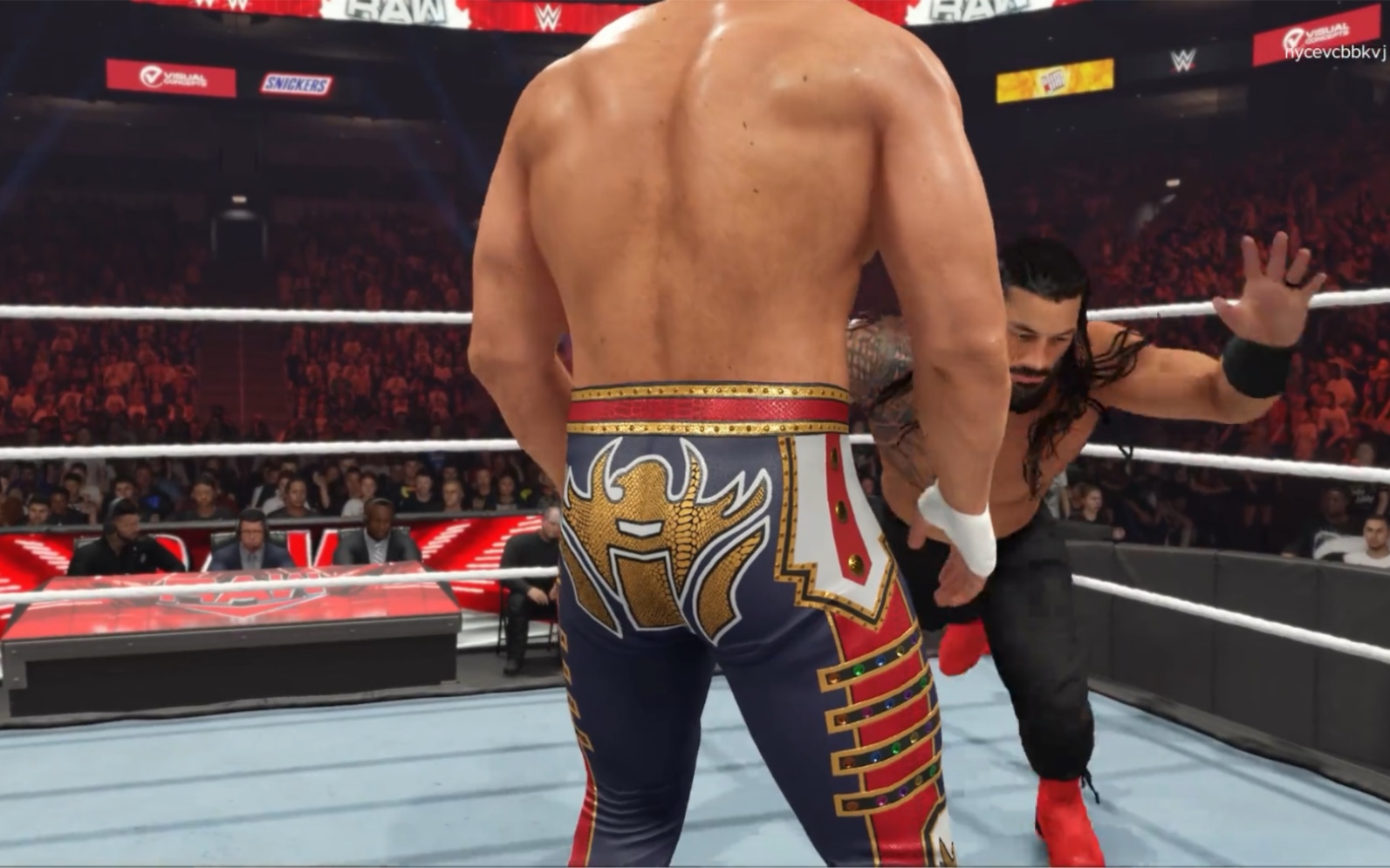 第一视角感受罗门伦斯大酋长飞冲肩 #wwe#罗曼·雷恩斯#罗门伦斯