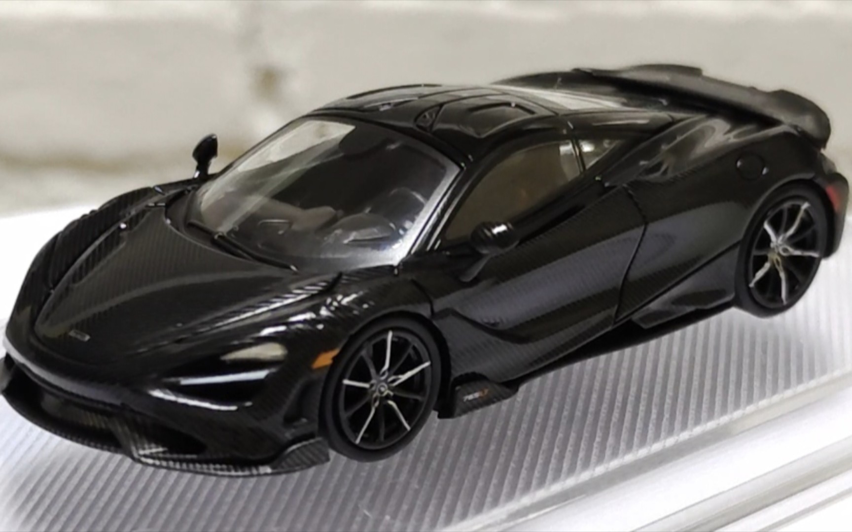 cm 迈凯伦 765lt 全碳黑