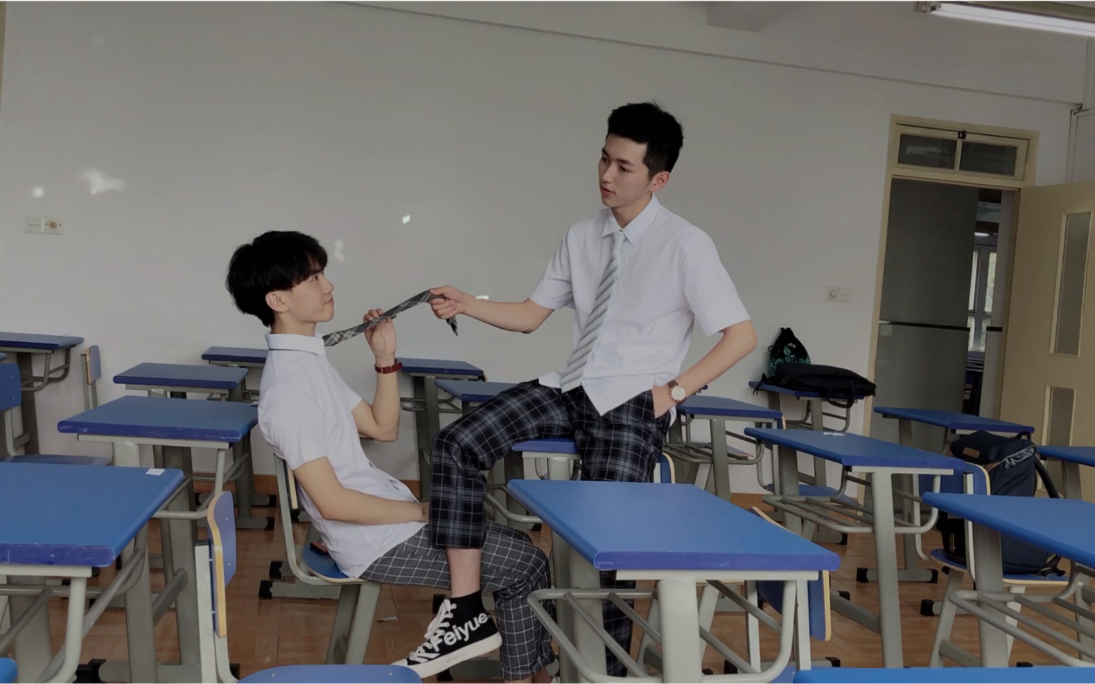 穿dk拍毕业照_哔哩哔哩 (゜-゜)つロ 干杯~-bilibili