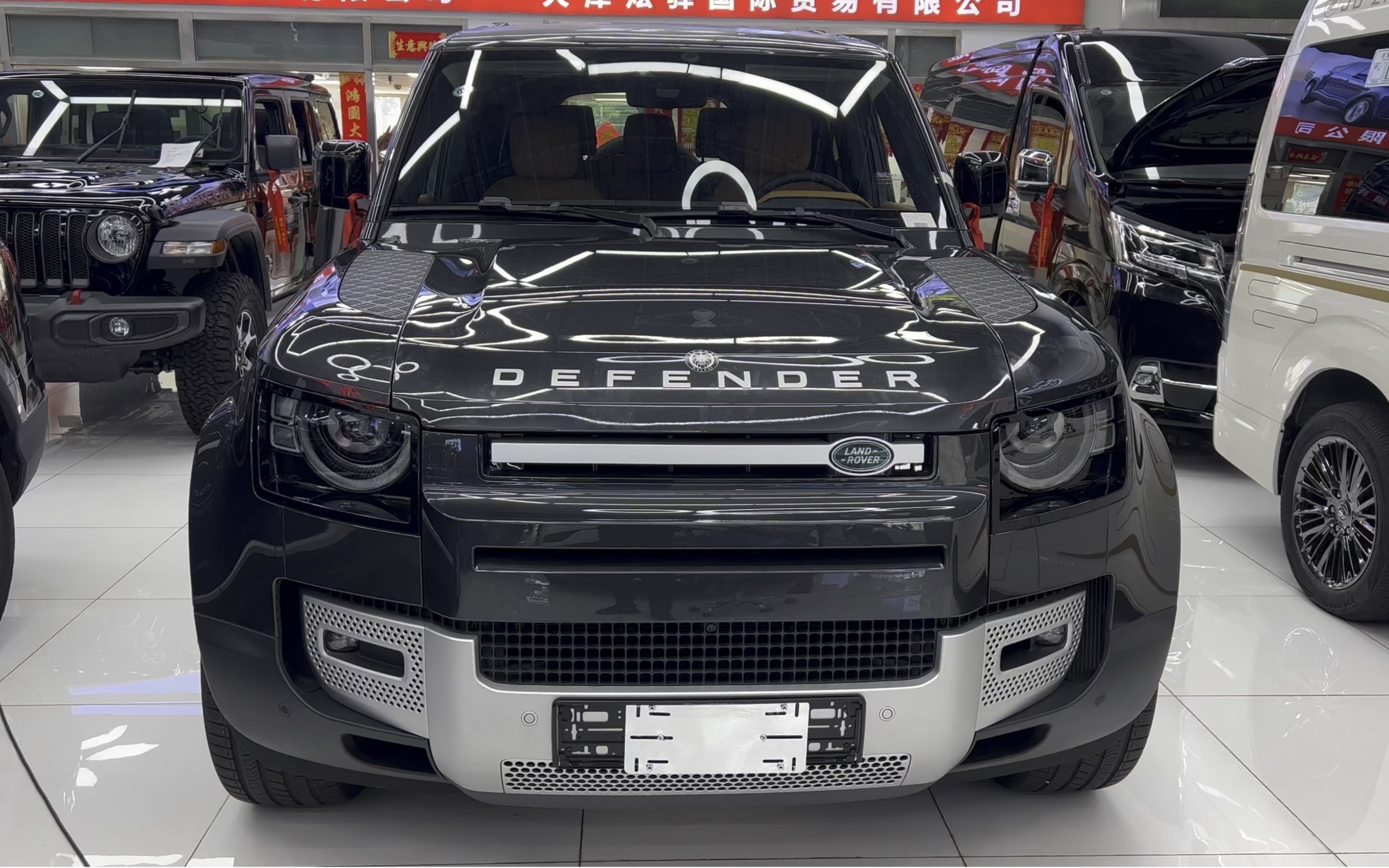 天津港路虎卫士现车手续齐价格大幅下调!