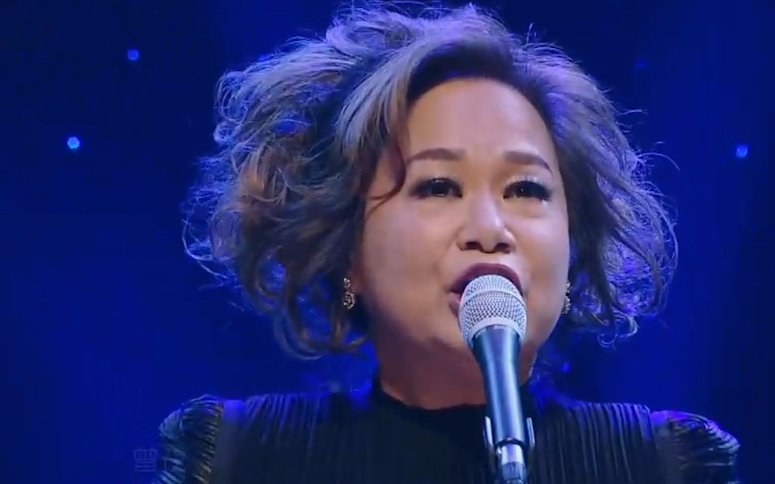 得知将要离婚,杜丽莎哭着唱完,没想到居然成为经典