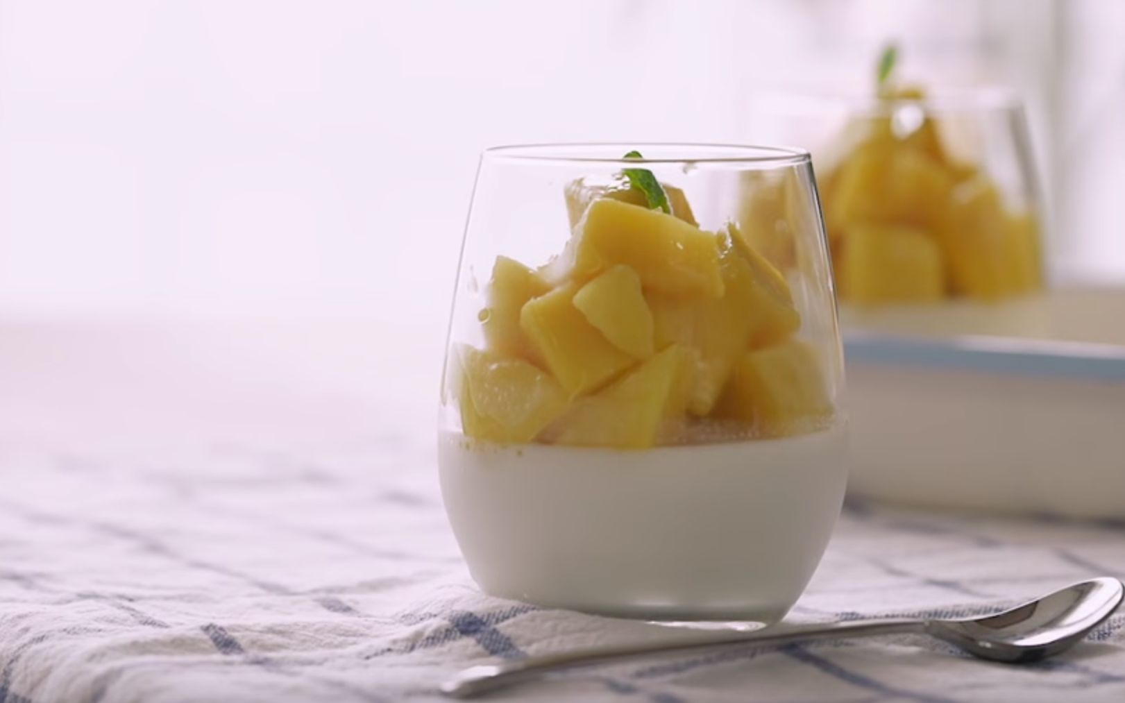 【炒鸡饿搬运】【耳骚料理asmr】芒果椰奶冻(中文字幕)