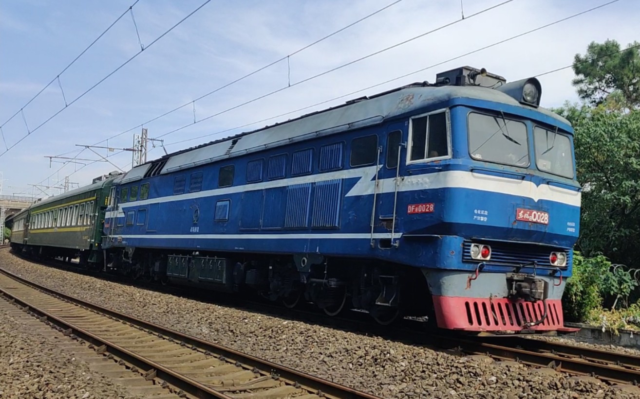 铁路随拍感受京广三京广线武汉段拍车df8空调通勤车