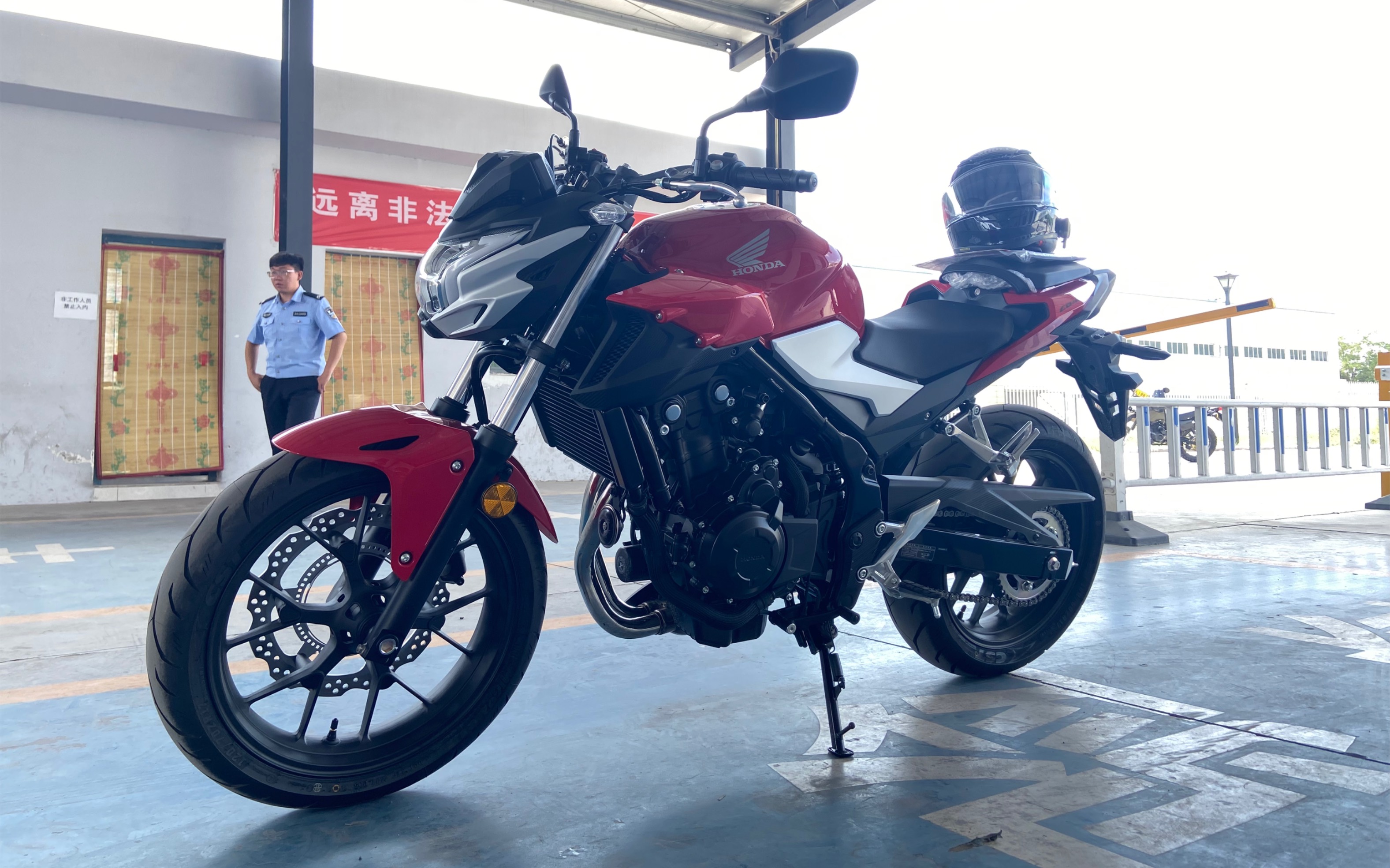 本田cb400f 落地,当天跑了169公里.