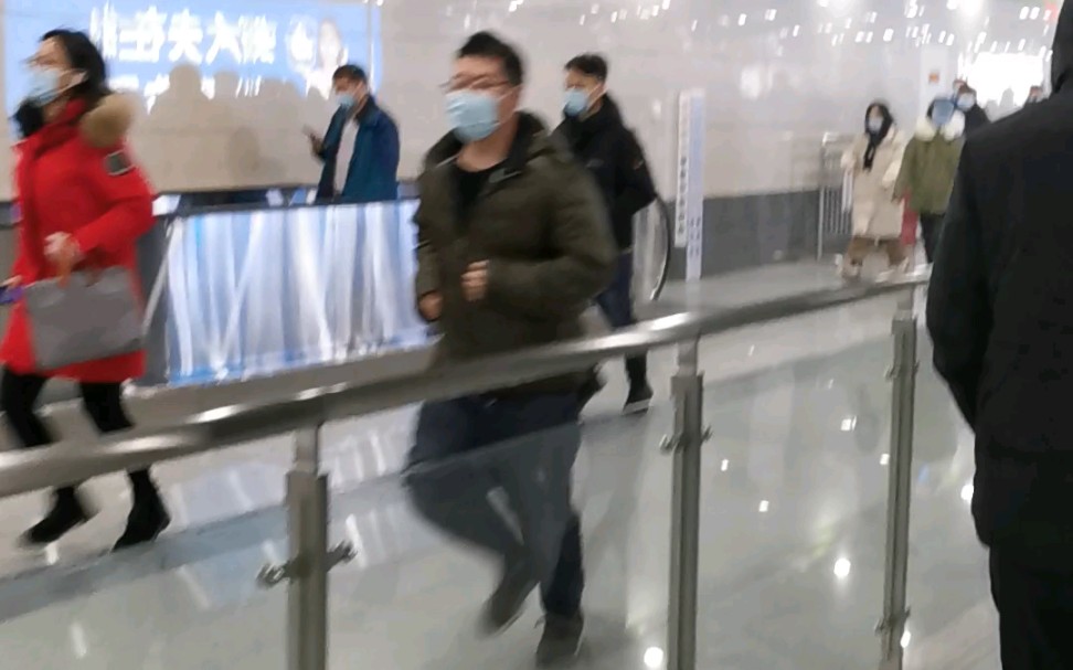 他们在匆匆忙忙的上班,我在匆匆忙忙的找工作～好羡慕他们有工作的小