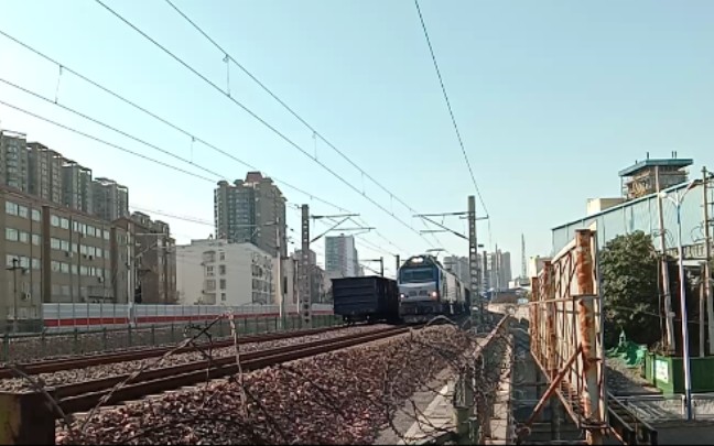 挡我视角新月线双机hxd2c下行货列过分相通过c2900新郑机场焦作crh380