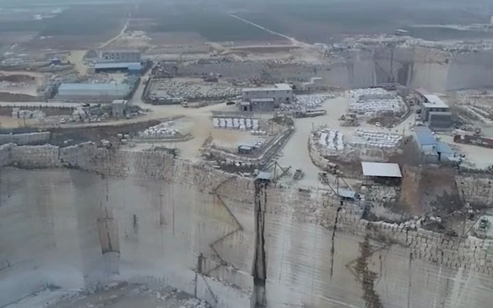 除了之前的长泰矿山,你知道目前国内最大的芝麻黑石材矿山在哪吗?哔哩哔哩bilibili