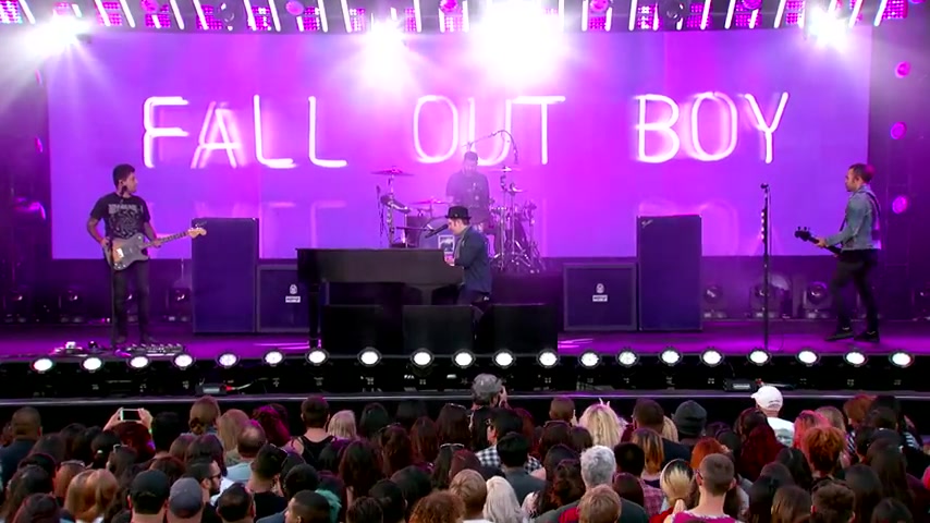 [图]［Fall Out Boy］The Last Of The Real Ones 最新鸡毛秀现场版