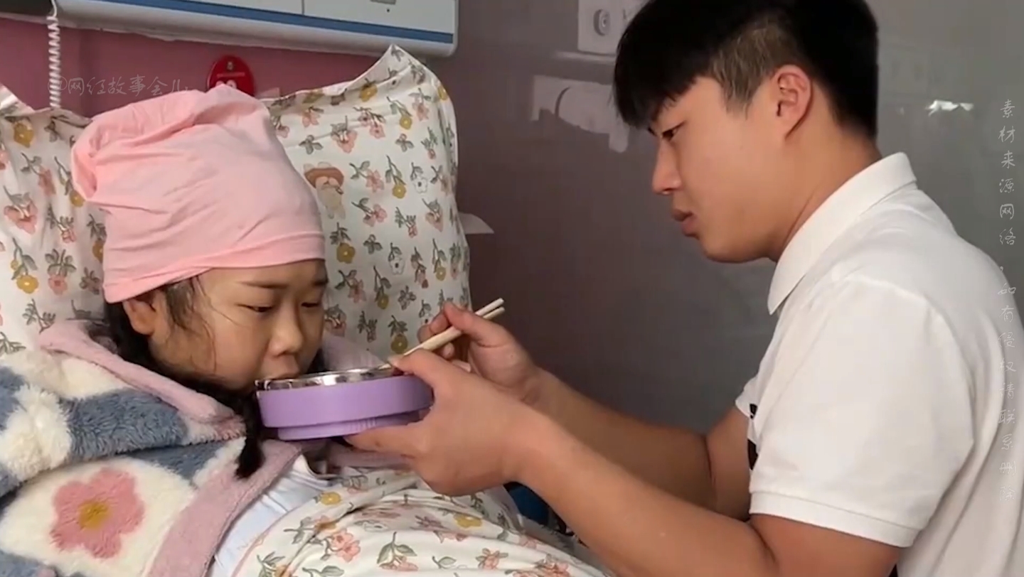 妞妞外甥在农村:21岁农村升级当爸,小燕抱娃熟练,小乔被质疑!