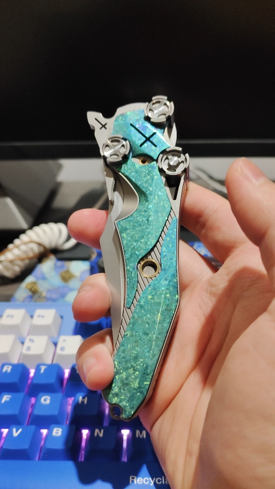 救赎折刀冰晶钛版本