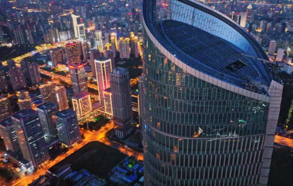 武汉这楼可惜了,我最喜欢拍的一座高楼