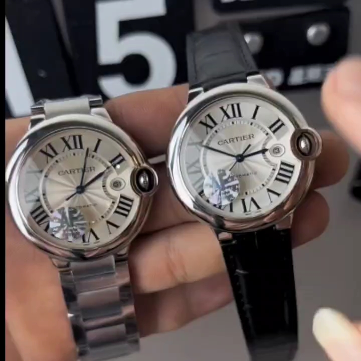 af厂卡地亚蓝气球42毫米到底选钢带还是皮带款呢