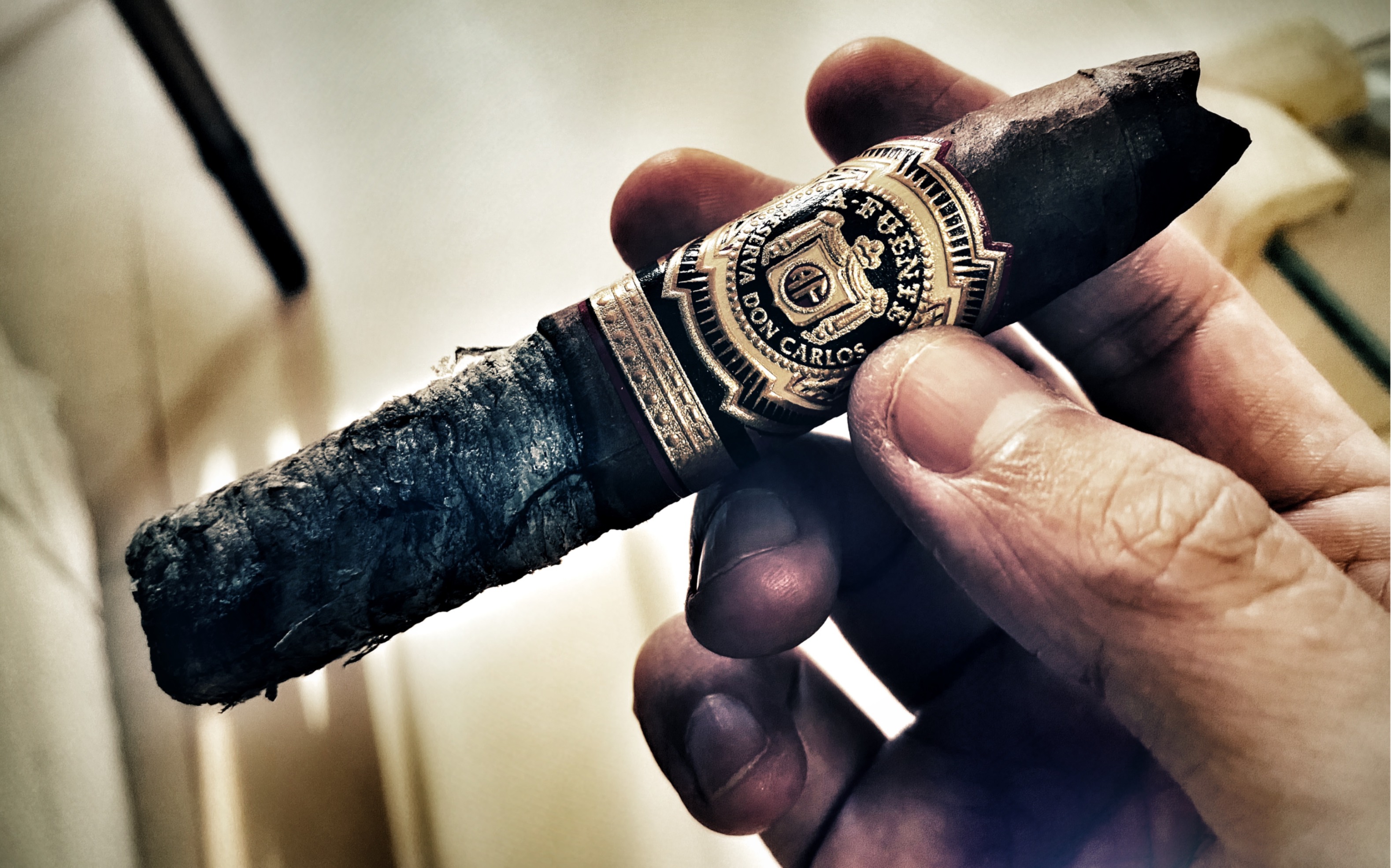 2017年度ca评分第一名阿图罗富恩特鲨鱼之眼一款很有诚意的非古雪茄