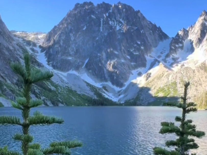 美丽的古芬湖冰川