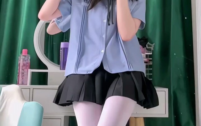 暑假穿搭,白丝连裤袜和学生服热也要穿出汗哦