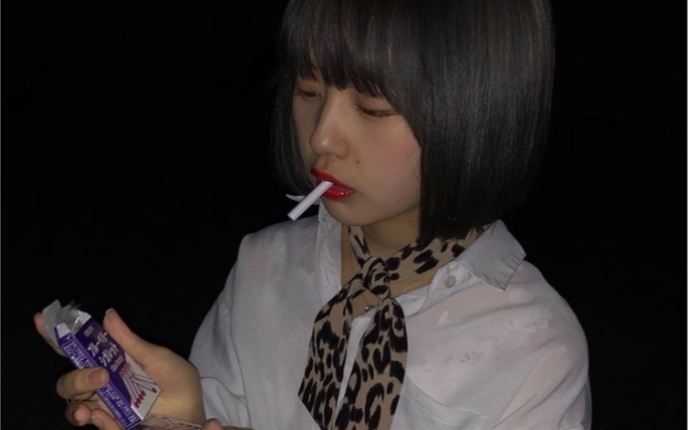 日本妹子naenano 的ins录屏!抽烟,ktv与众男性友人调情?