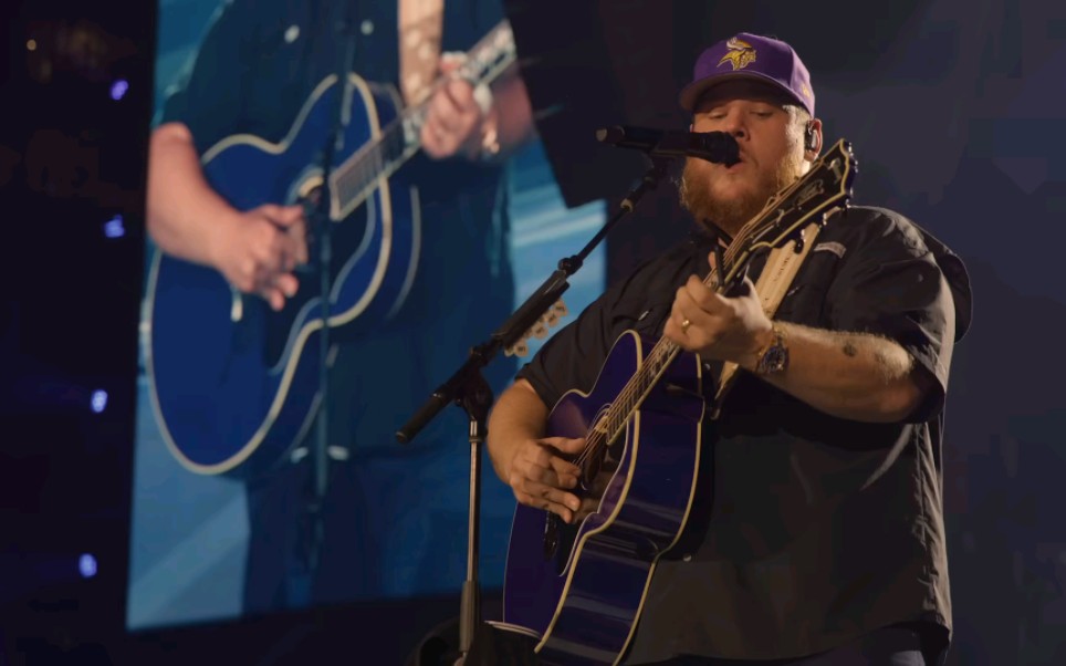 [图]Luke Combs - Fast Car (Live）