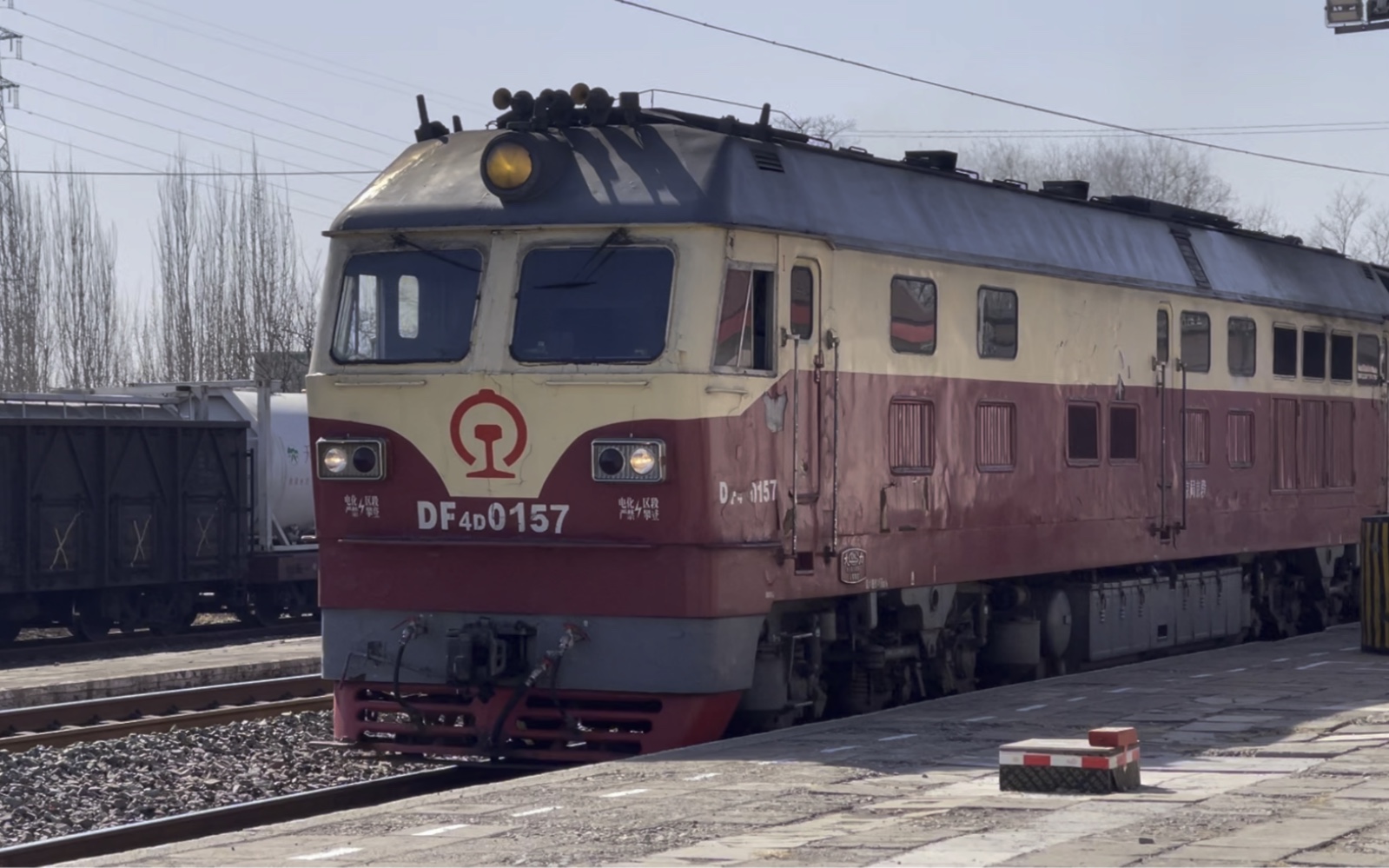 【铁路】df4d-0157牵引6437次进大灰厂站