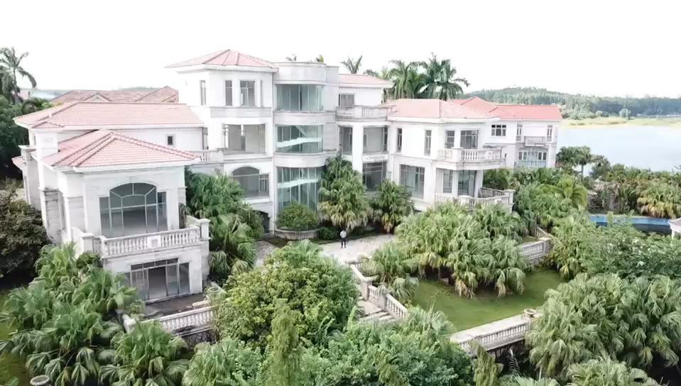 广州花都假日半岛棕榈岛大独栋庄园别墅,面积1544平,花园达3000平方