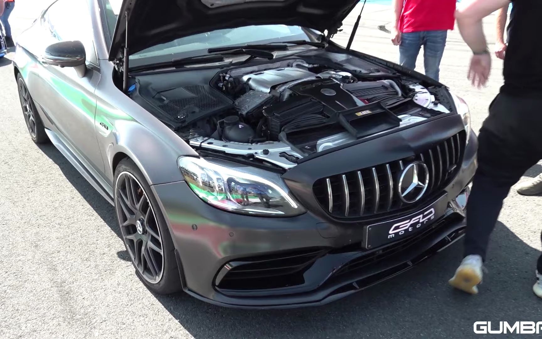 amg c63s 1300匹 vs 宝马m5 f90 850匹 直线加速