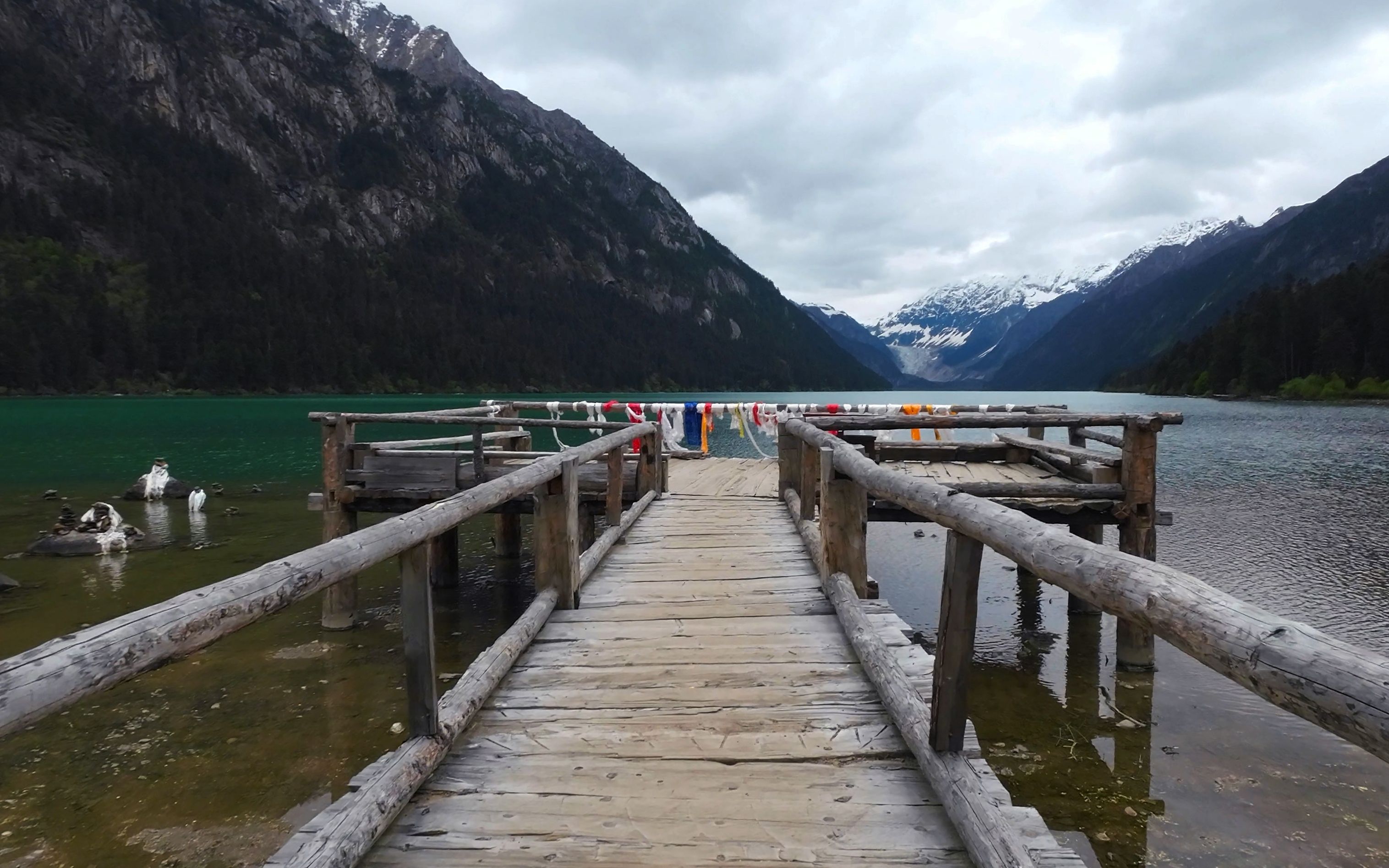 巴松措新措湖徒步